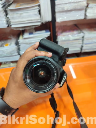 Camera CANON 1500D